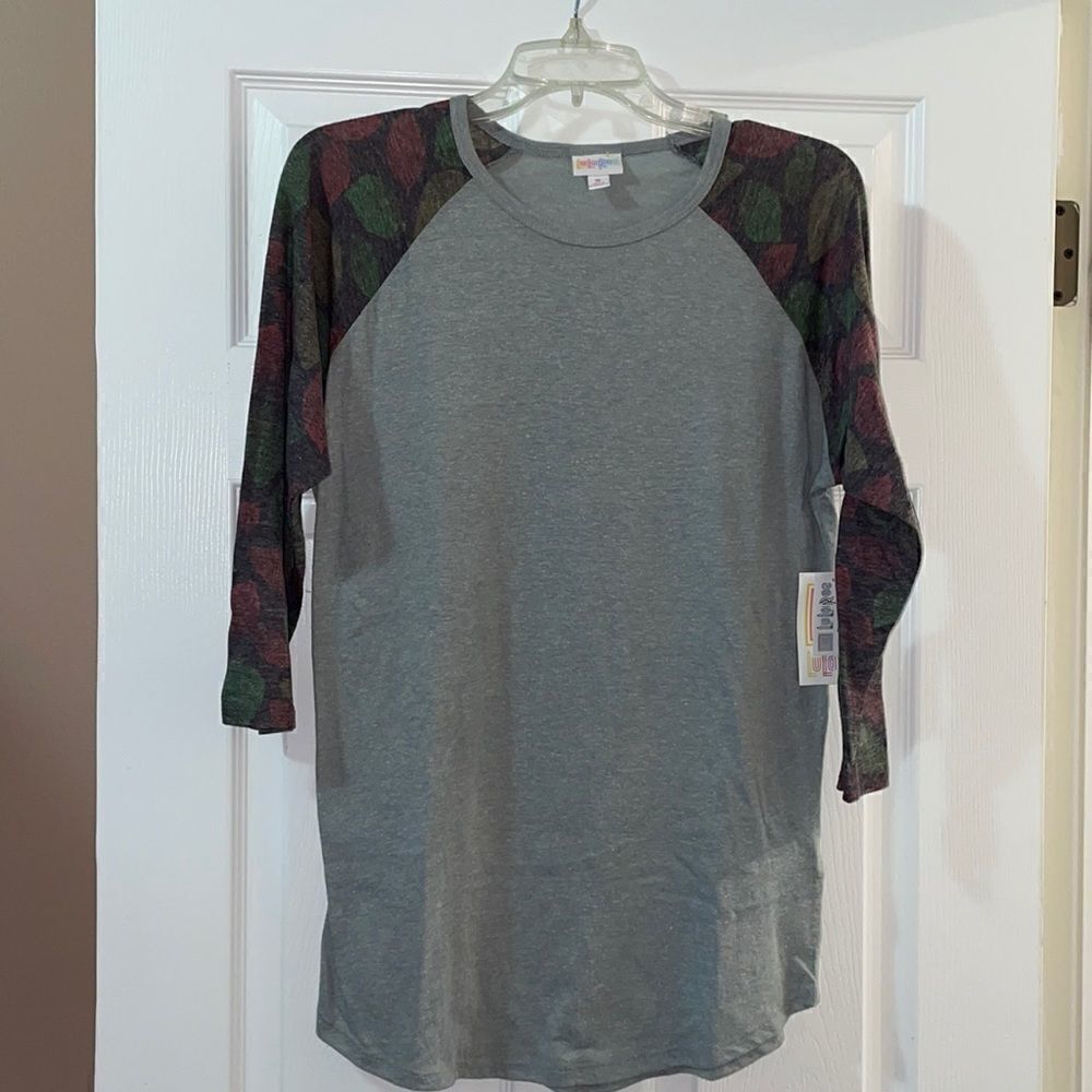 (5/$25) LuLaRoe Gray Heathered Leaf Randy 3/4 baseball top
